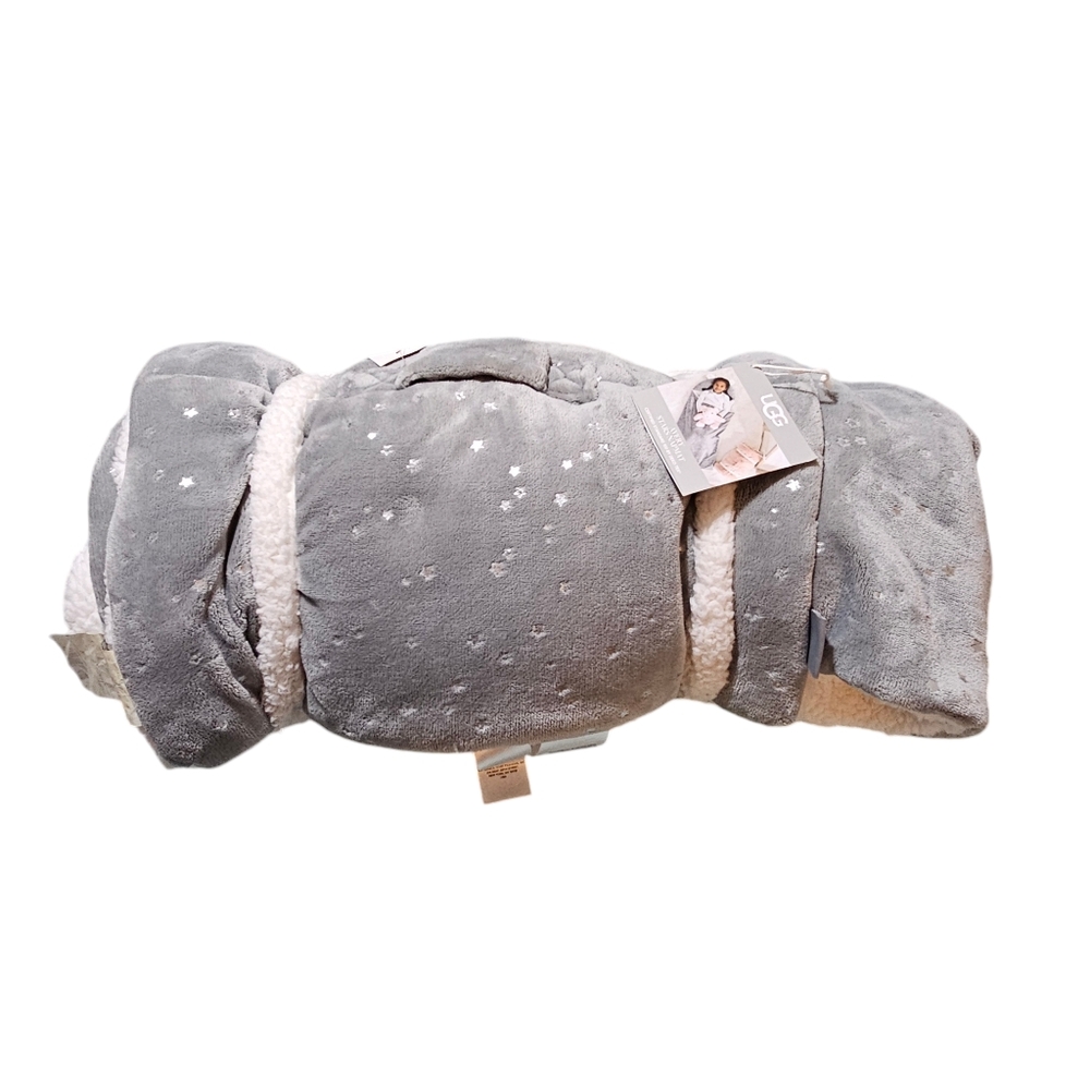 Ugg Avery Stars Nap Mat Glacier Gray 20" X 50" Cozy Sherpa Blanket
